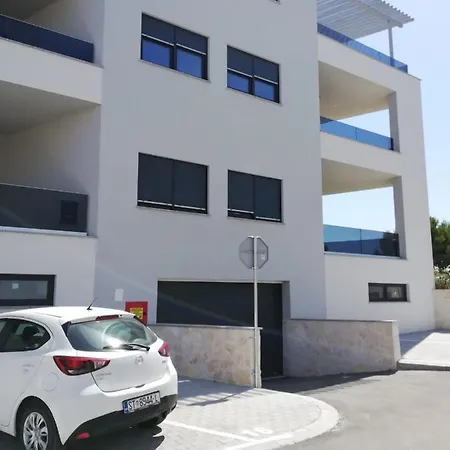 Διαμέρισμα New Danijela, Garden And Garage Place *