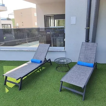 Διαμέρισμα New Danijela, Garden And Garage Place *