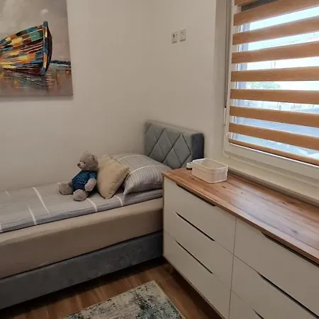 New Danijela, Garden And Garage Place Apartment Sibenik