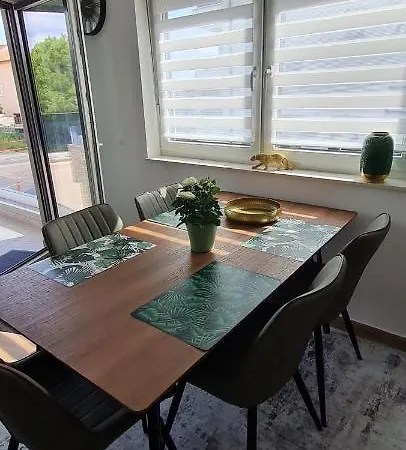 New Danijela, Garden And Garage Place Σίμπενικ