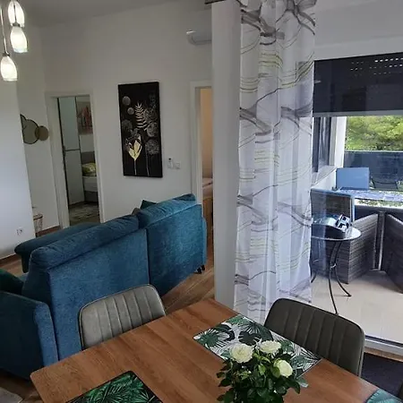 New Danijela, Garden And Garage Place *