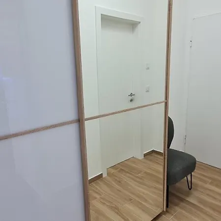 Διαμέρισμα New Danijela, Garden And Garage Place Σίμπενικ