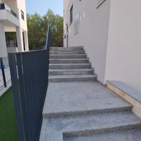 New Danijela, Garden And Garage Place *