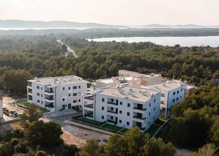 New Danijela, Garden&garage Place * Šibenik