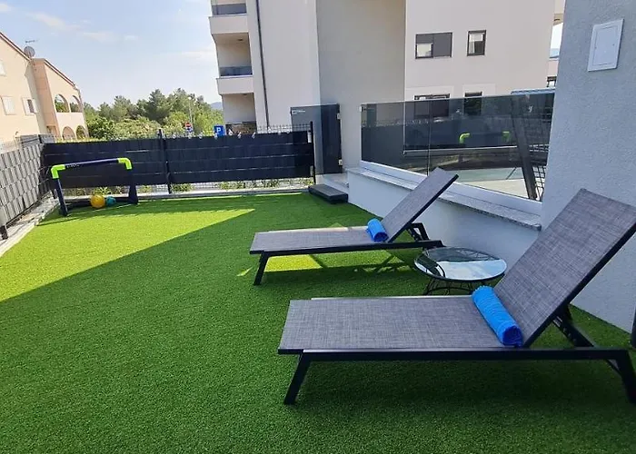 New Danijela, Garden&garage Place Šibenik