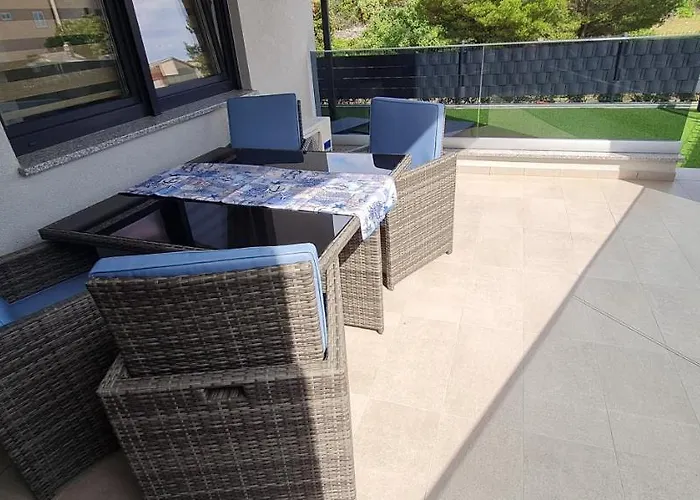 New Danijela, Garden&garage Place