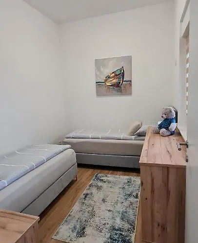 New Danijela, Garden&garage Place Appartement *