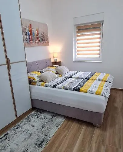 New Danijela, Garden&garage Place *