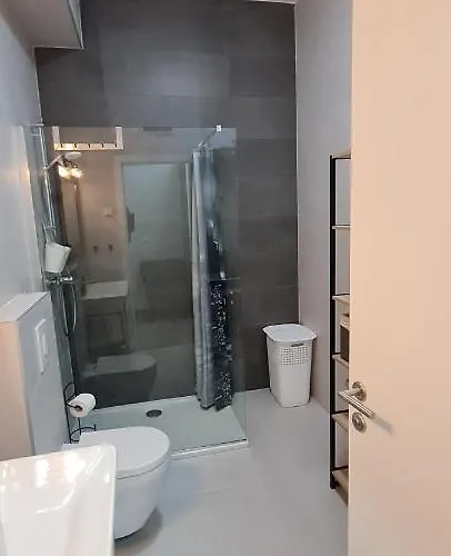 New Danijela, Garden&garage Place Appartement Šibenik