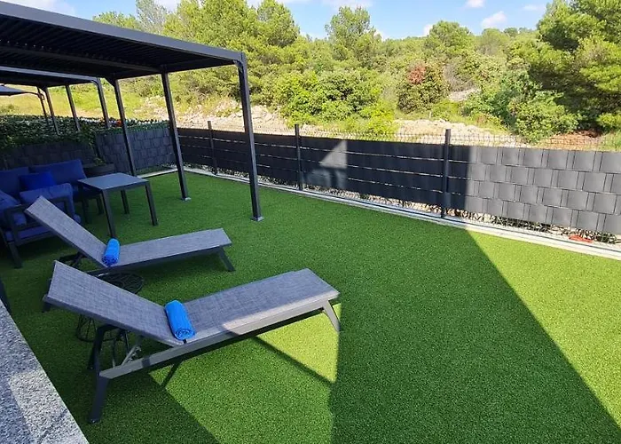 New Danijela, Garden&garage Place * Šibenik