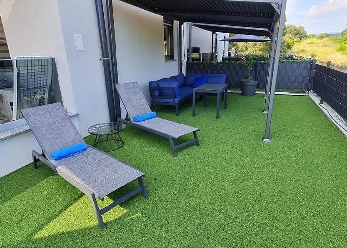 New Danijela, Garden&garage Place *