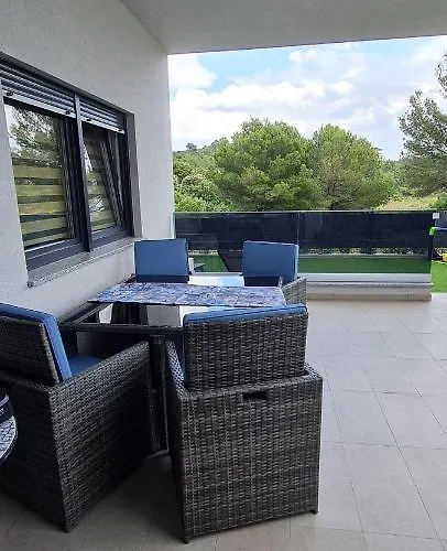 New Danijela, Garden&garage Place *